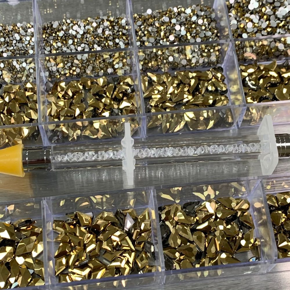 metallic gold rhinestones box - 4