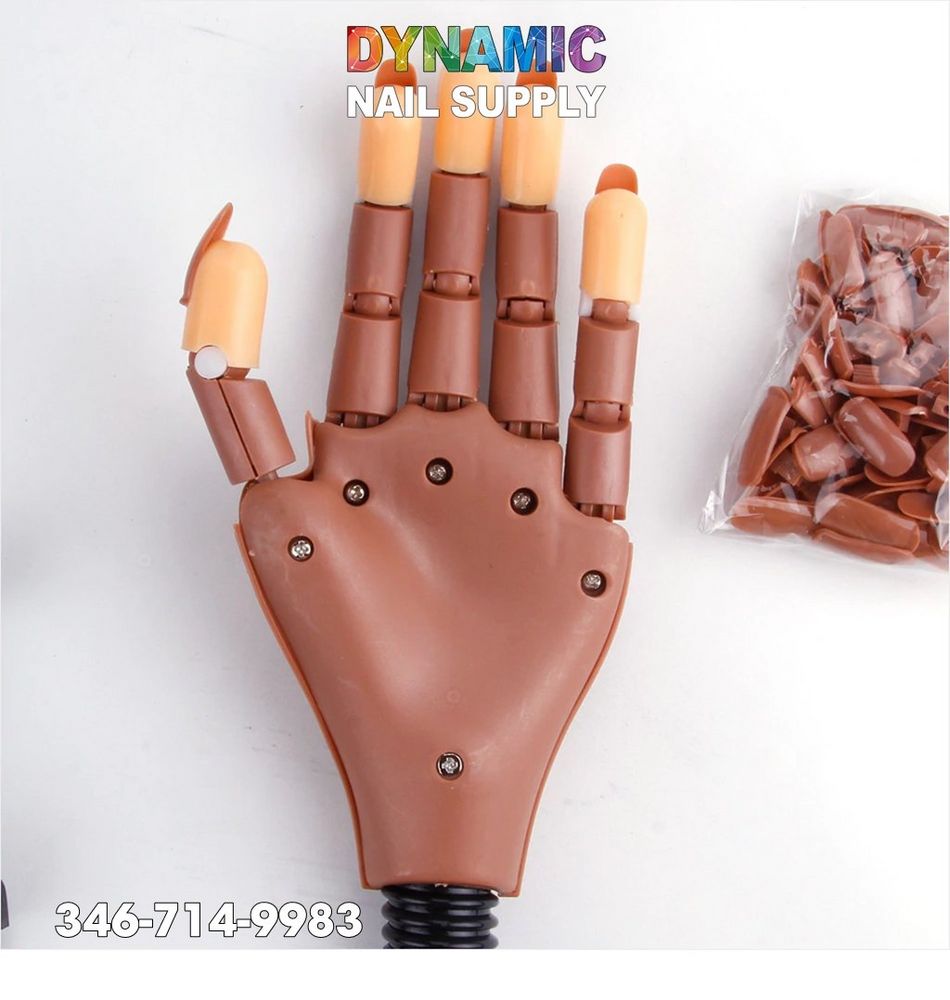 practice nail hand with tips - 4